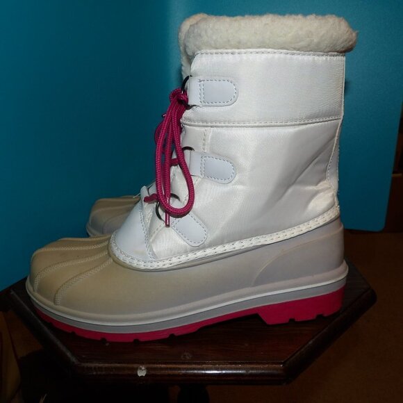 Cat & Jack Lined Winter Boots White with Pink Laces Size 5 - Picture 7 of 8